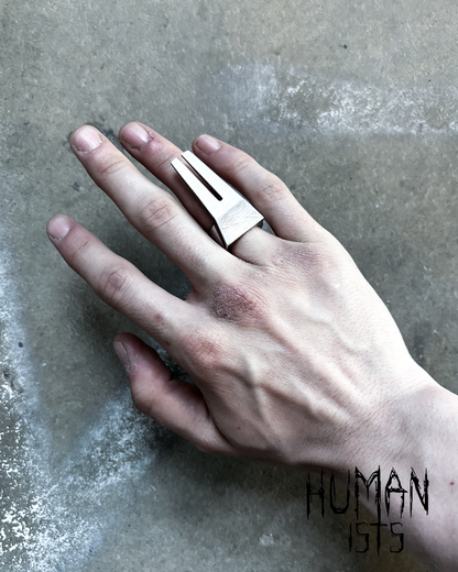 SS24 OPEN TRUNK SILVER RING