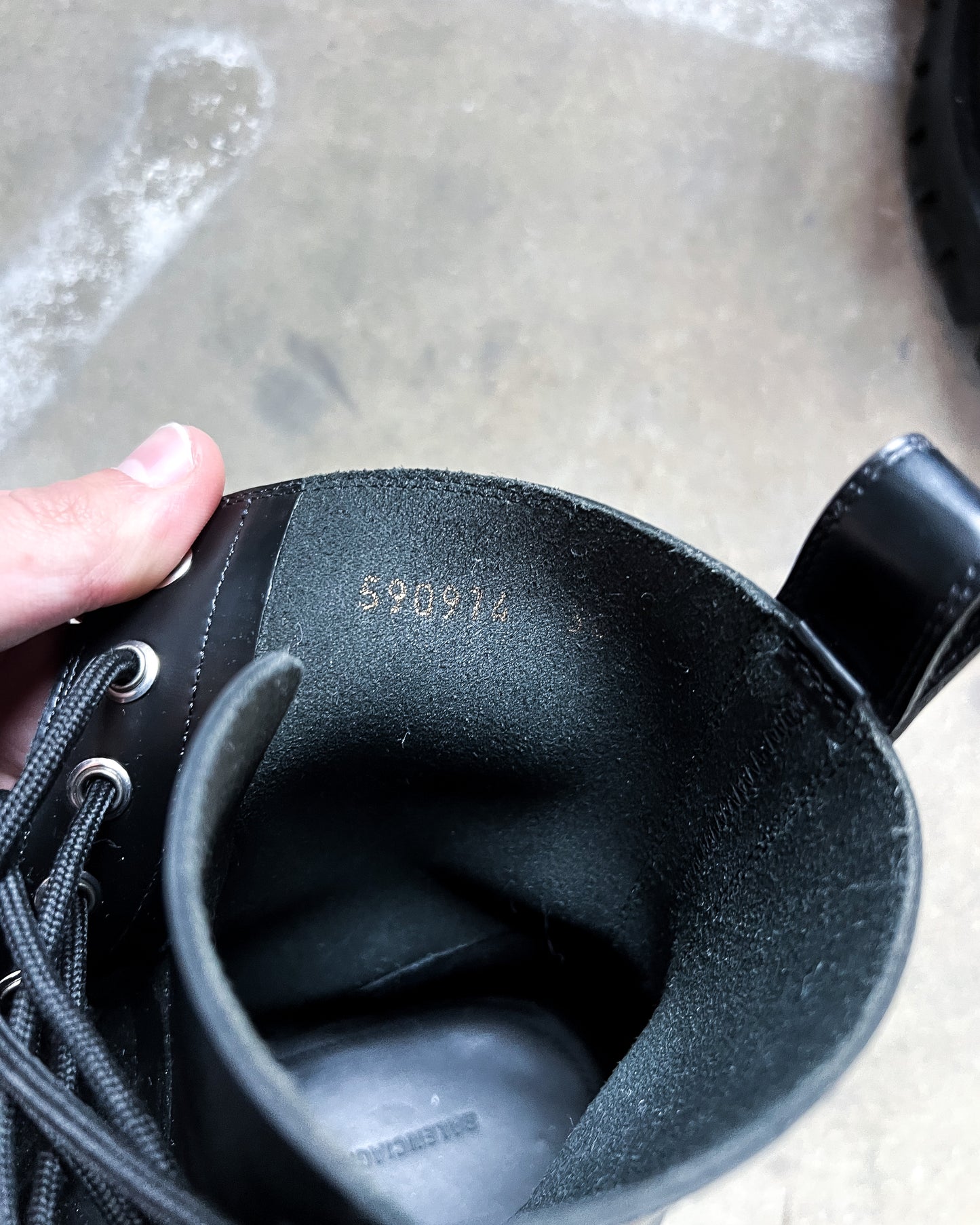 BLACK LEATHER STRIKE BOOTS