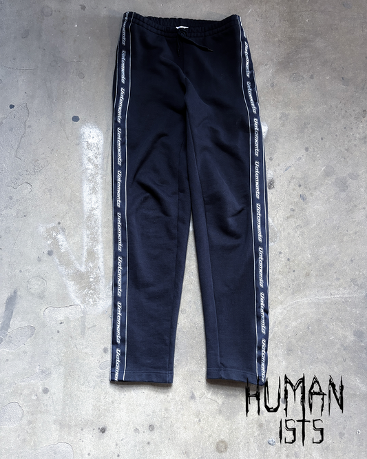 S/S18 NAVY STRIPE LOGO SWEATPANTS