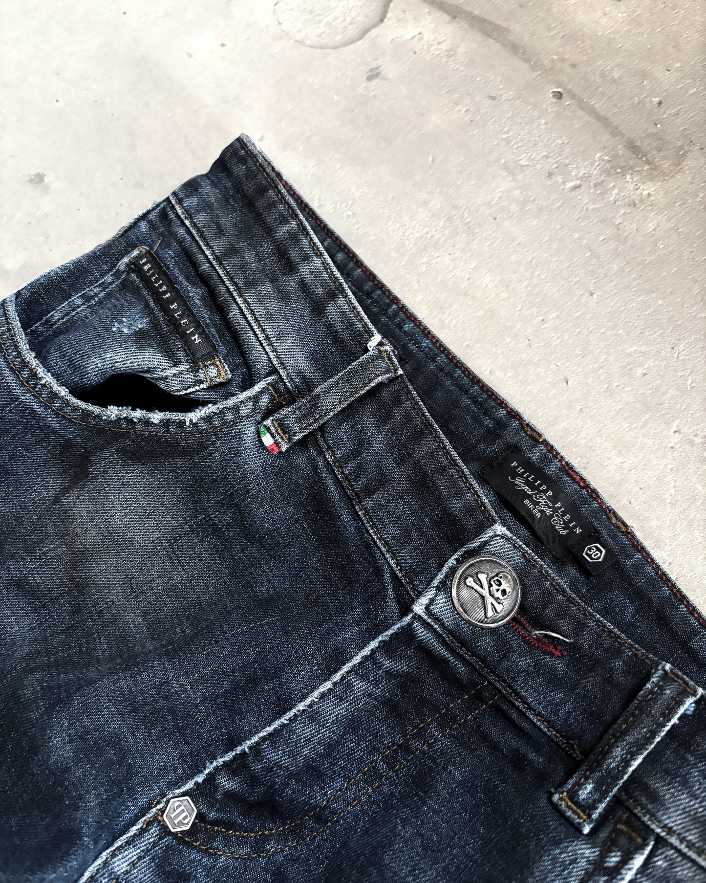 DISTRESSED BIKER DENIM