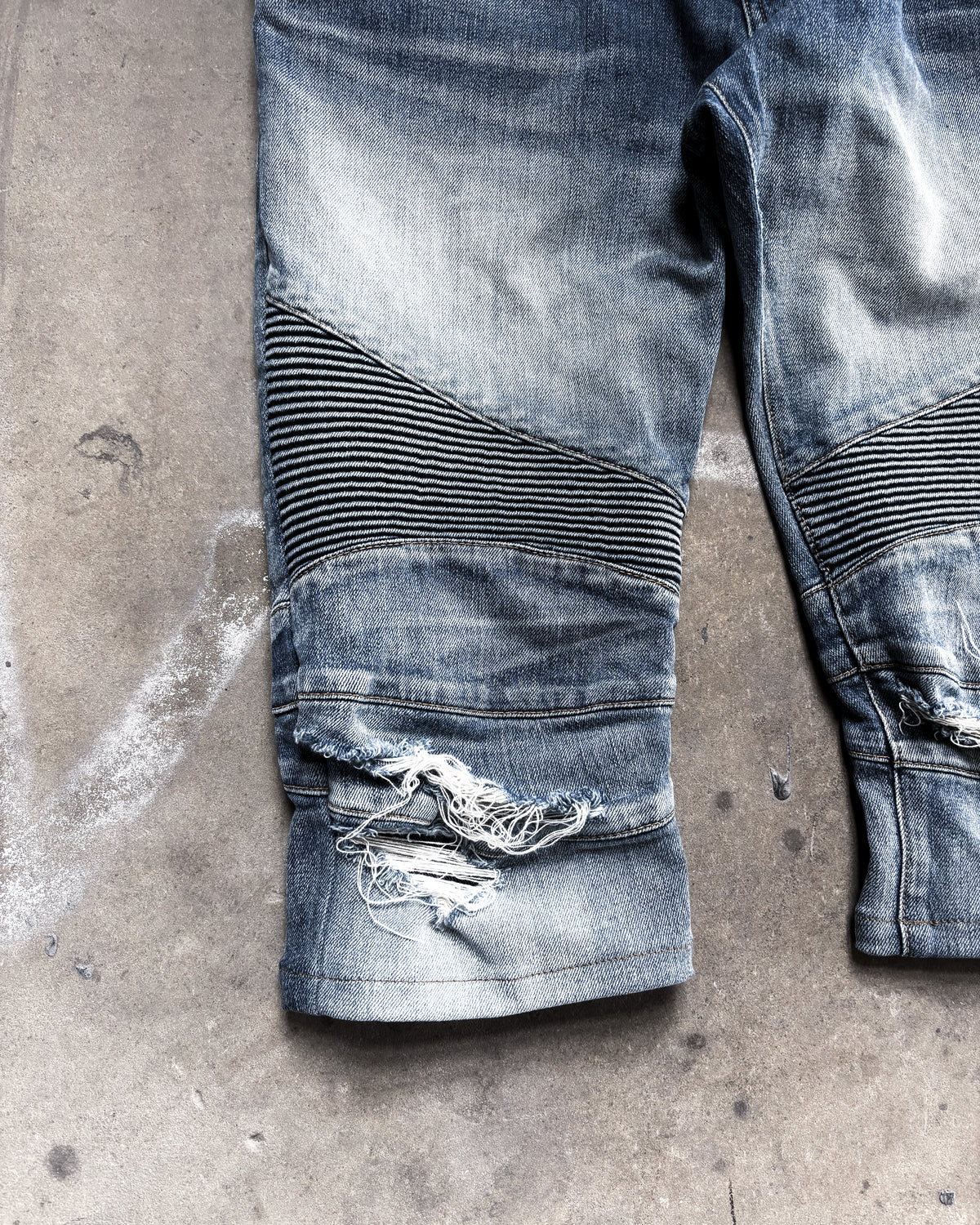 A/W15 DISTRESSED BIKER DENIM SHORTS