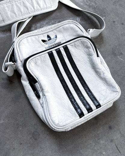 WHITE CROSSBODY MESSENGER BAG