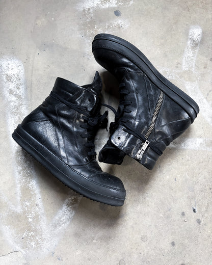A/W11 TRIPLE BLACK SHORT TONGUE GEOBASKETS