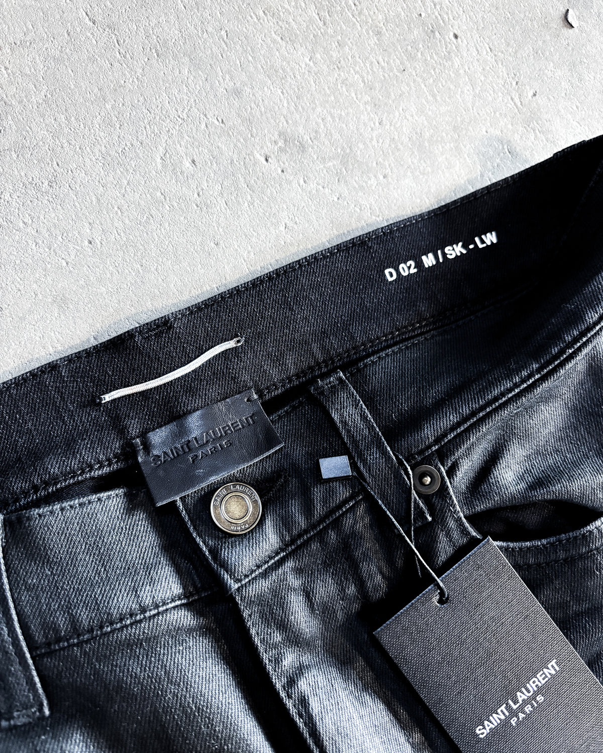 F/W22 BLACK WAXED D02 DENIM