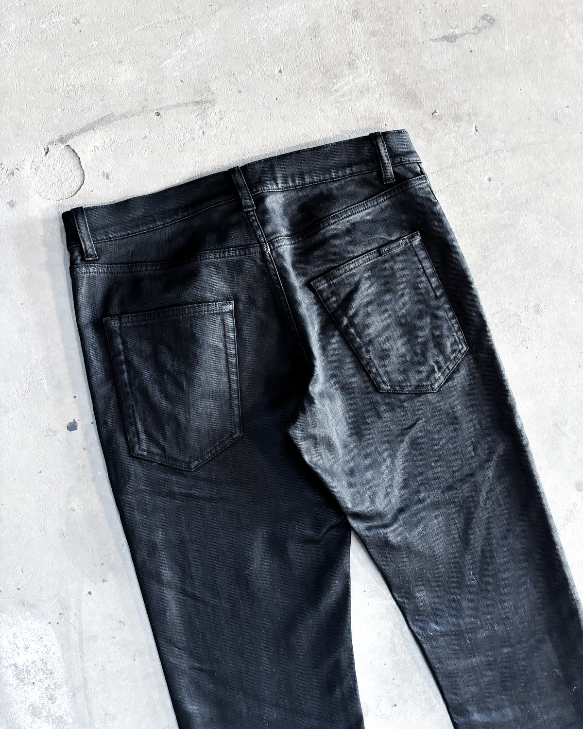 F/W22 BLACK WAXED D02 DENIM
