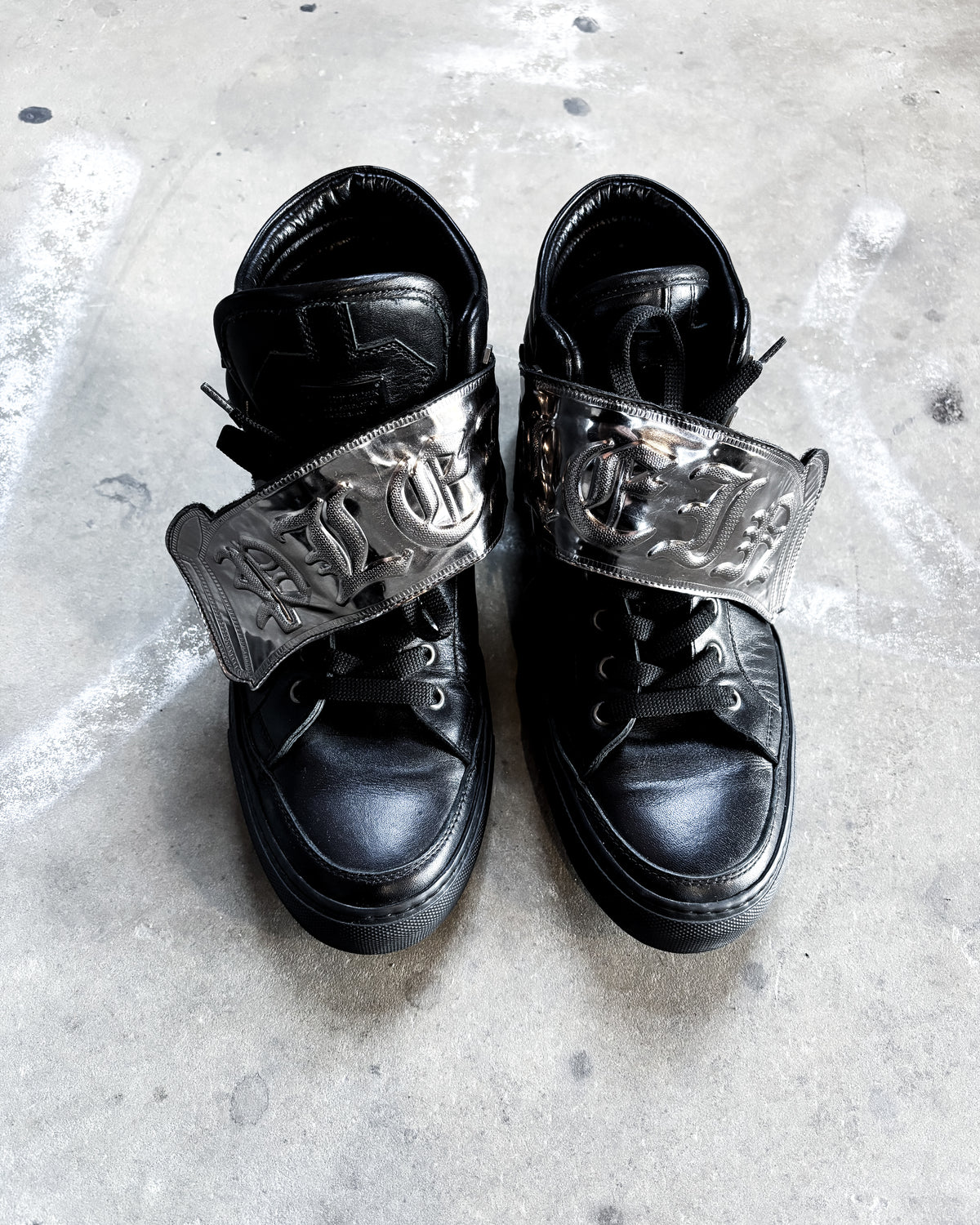 SILVER PLAQUE HIGH TOP SNEAKERS