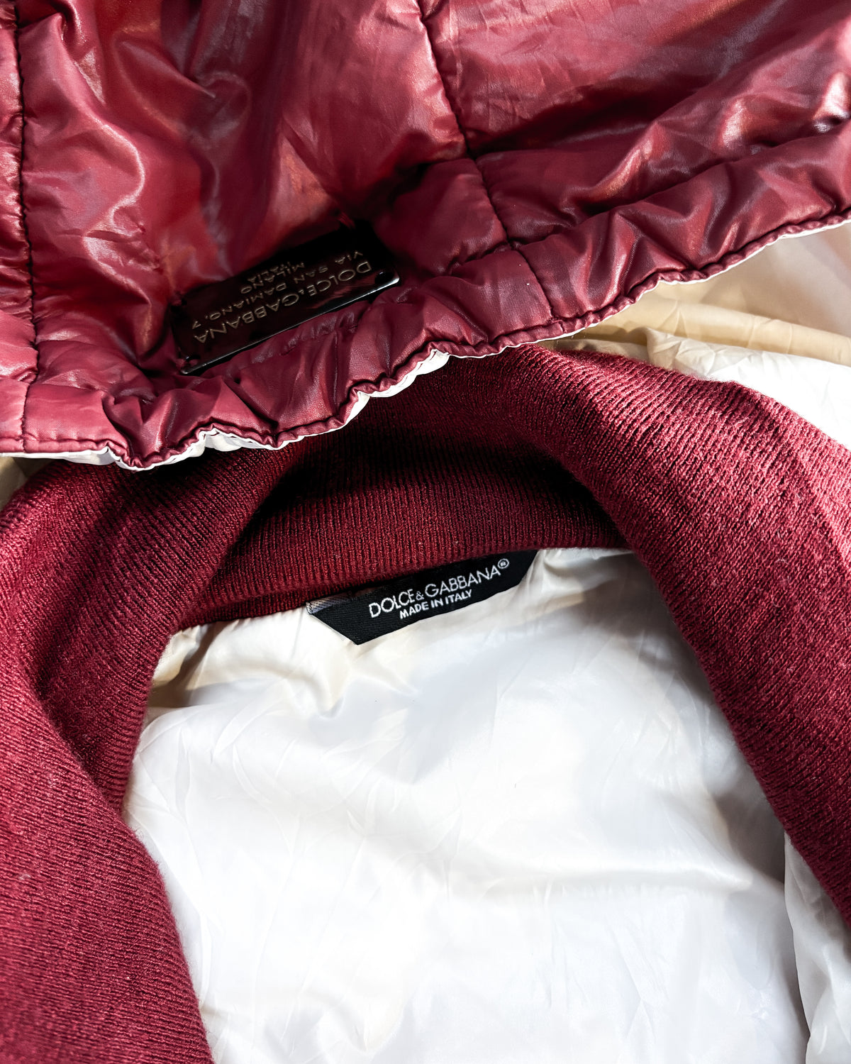 METAL HOOD BADGE PUFFER JACKET