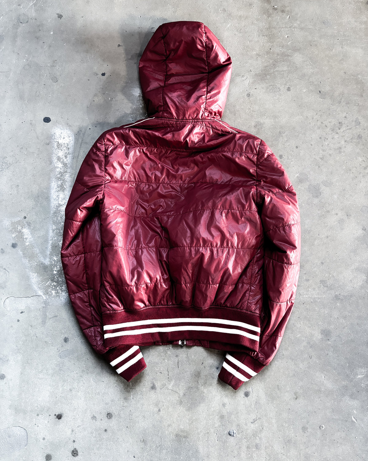 METAL HOOD BADGE PUFFER JACKET