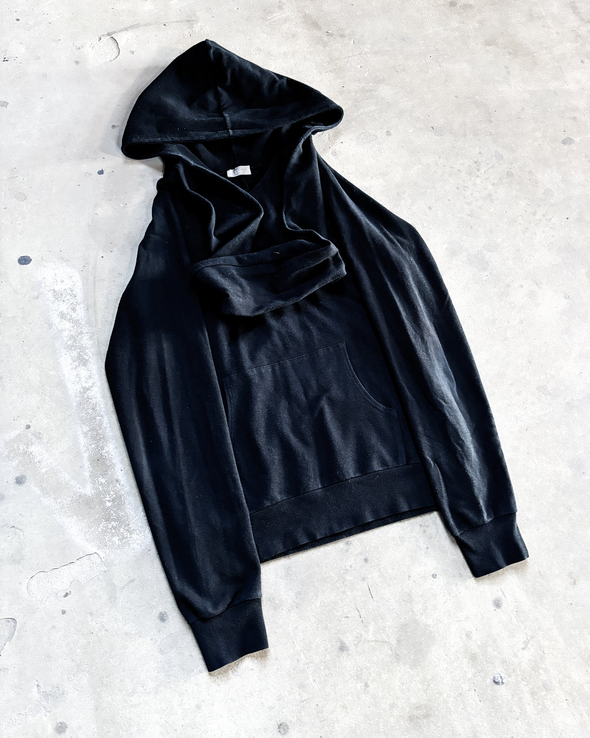 F/W05 “IN THE MORNING” SCARF HOODIE