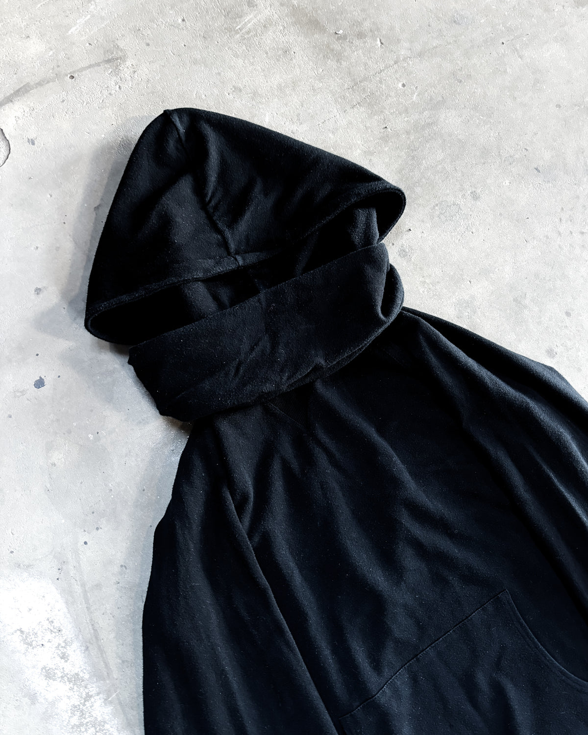 F/W05 “IN THE MORNING” SCARF HOODIE