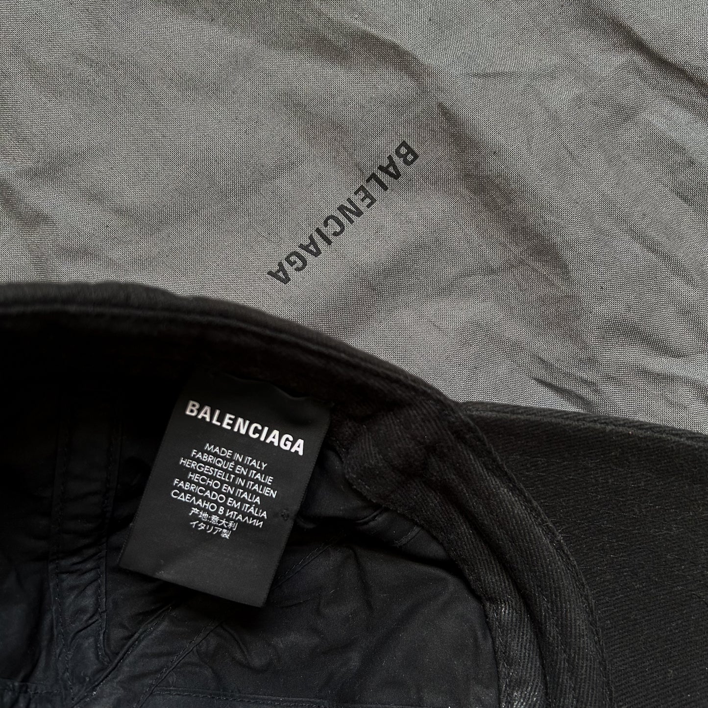 BALENCIAGA SS20 MASTERCARD HAT