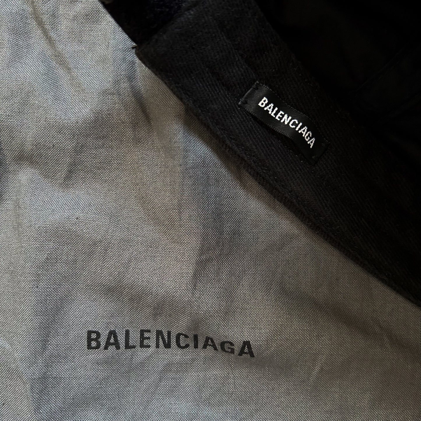 BALENCIAGA SS20 MASTERCARD HAT