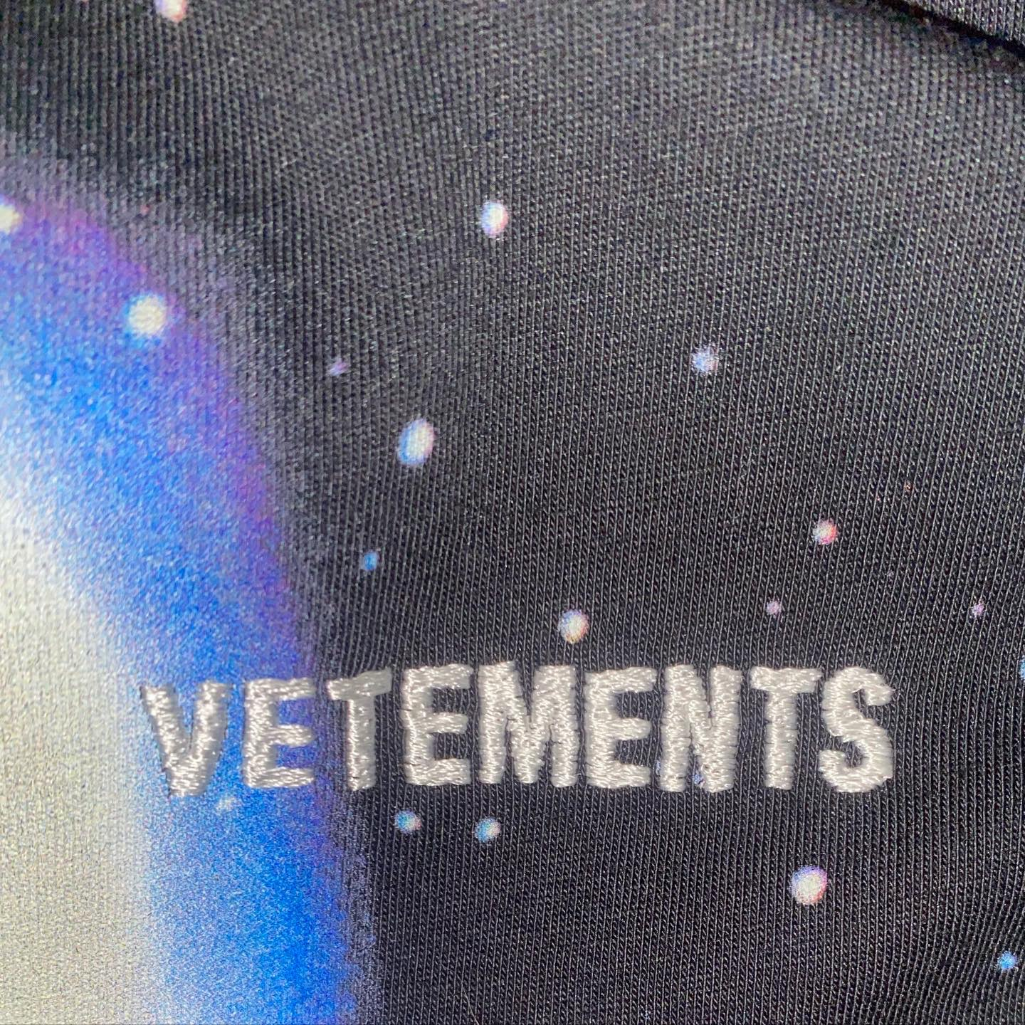 VETEMENTS X STAR WARS DARTH VADER HOODED LONGSLEEVE USW21S020