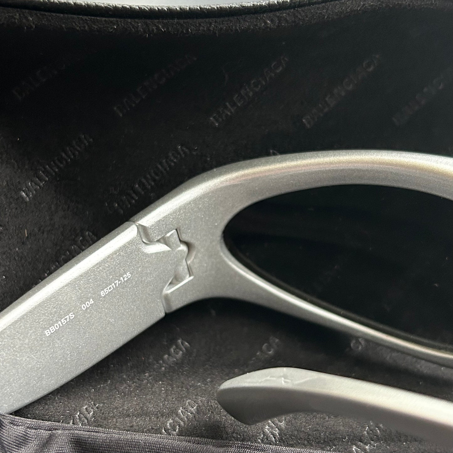 BALENCIAGA SWIFT OVAL SHADES