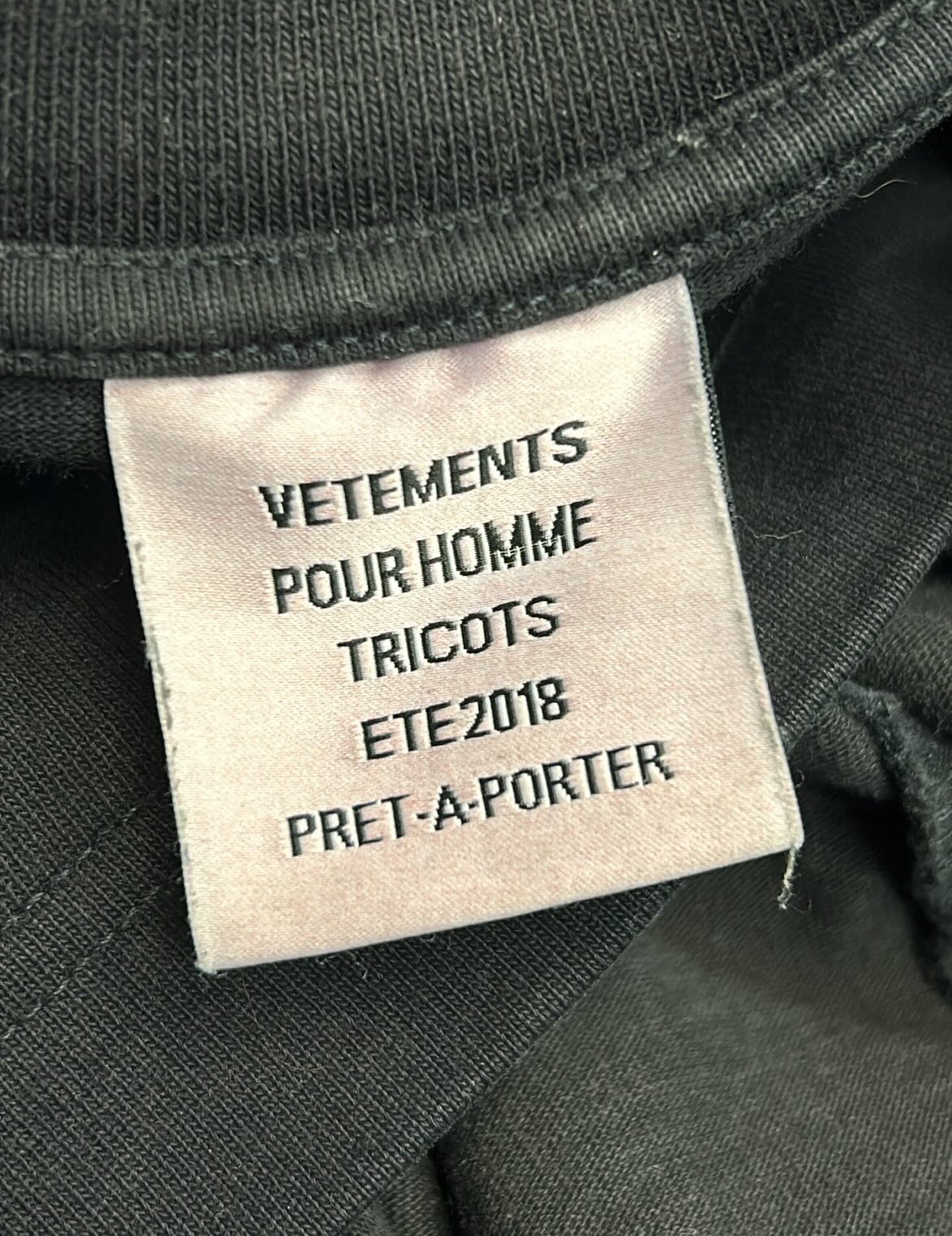 VETEMENTS ZURICH/ANTWERPEN SS18 LONGSLEEVE